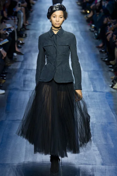 Look 24